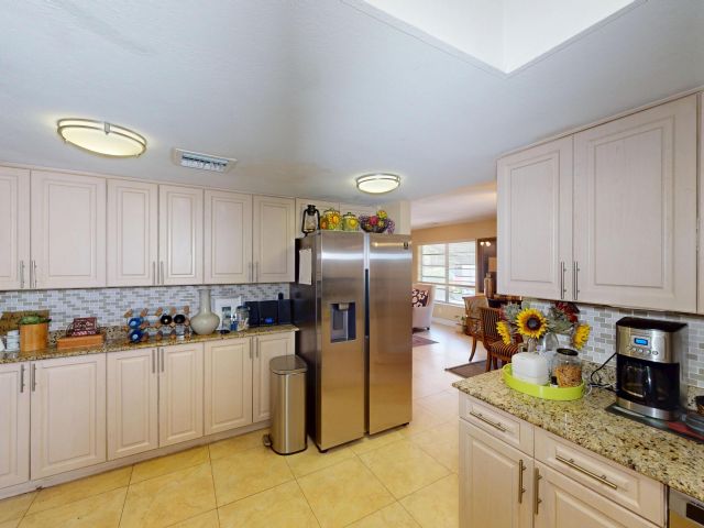 Продажа дома по адресу 1630 40th Street - фото 6034557