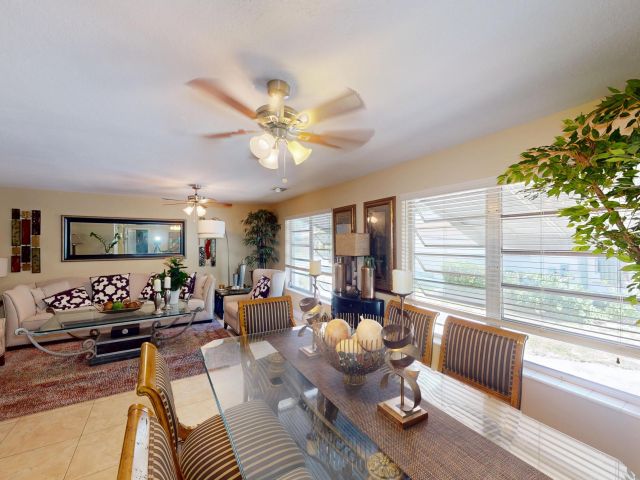 Продажа дома по адресу 1630 40th Street - фото 6034559