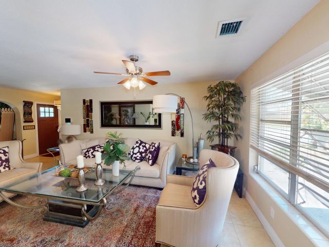 Продажа дома по адресу 1630 40th Street - фото 6034572