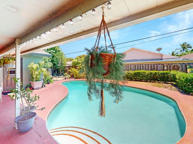 Продажа дома по адресу 1630 40th Street - фото 6034573