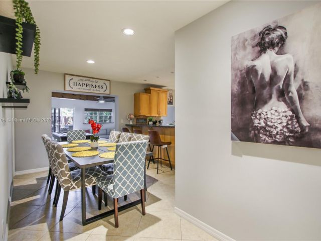 Дом в аренду по адресу 2708 Cleveland St - фото 6033540