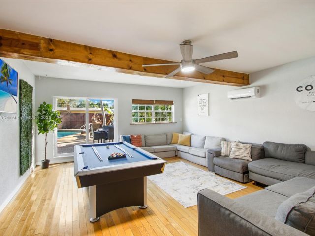 Дом в аренду по адресу 2708 Cleveland St - фото 6033544