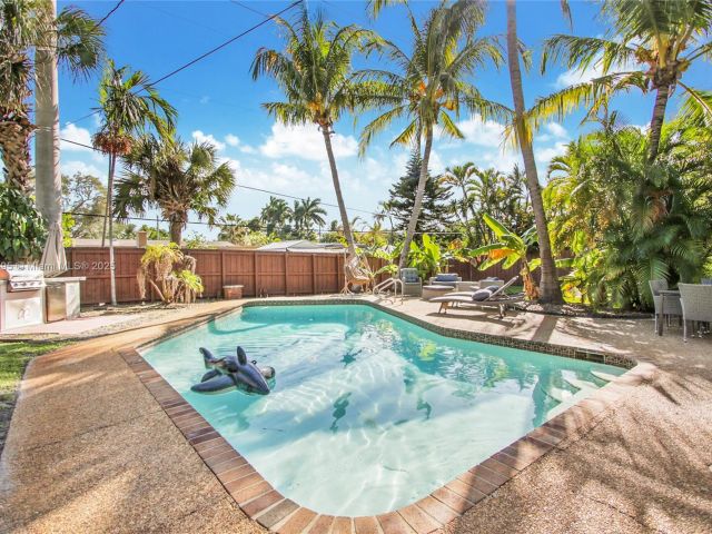 Дом в аренду по адресу 2708 Cleveland St - фото 6033548