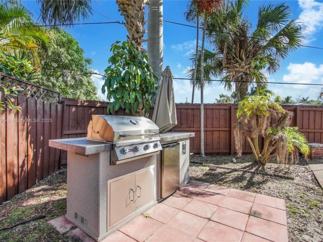 Дом в аренду по адресу 2708 Cleveland St - фото 6033549