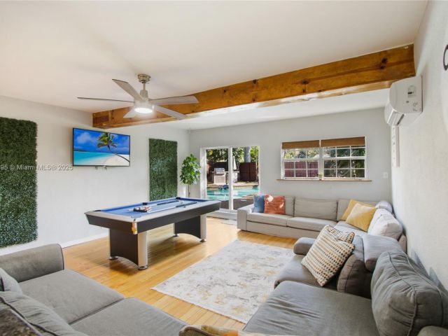 Дом в аренду по адресу 2708 Cleveland St - фото 6033558