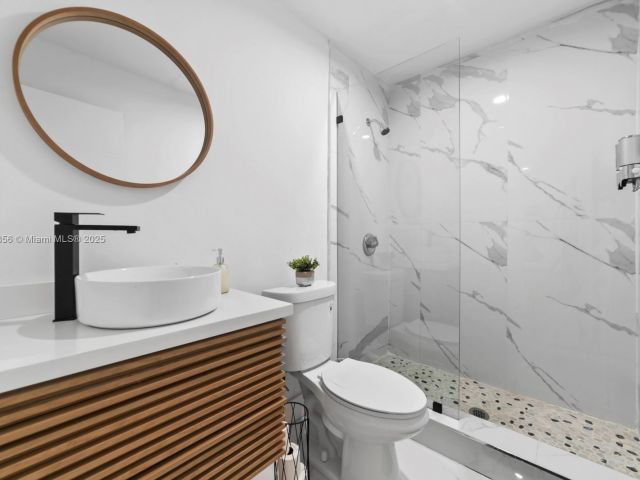 Дом в аренду по адресу 1631 N 29th Ct - фото 6033607