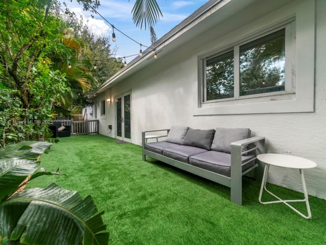 Дом в аренду по адресу 1631 N 29th Ct - фото 6033616