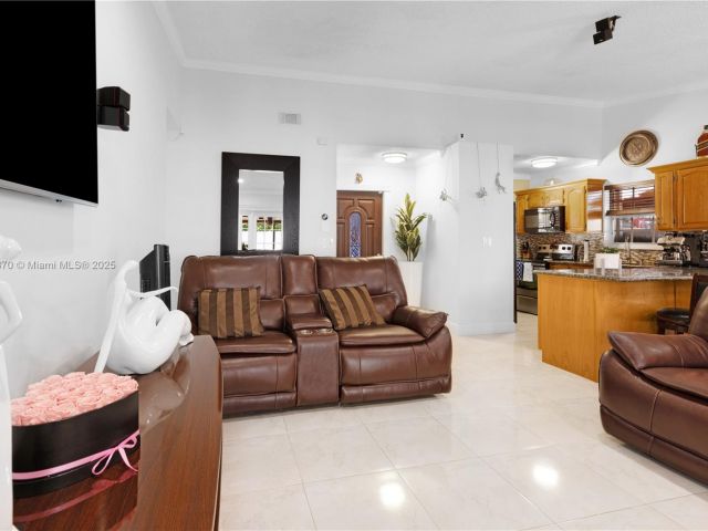 Продажа дома по адресу 19251 SW 118th Ct - фото 6033837