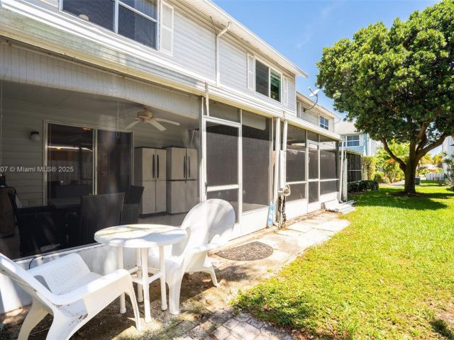 Продажа дома по адресу 2683 NE 15th St - фото 6033642