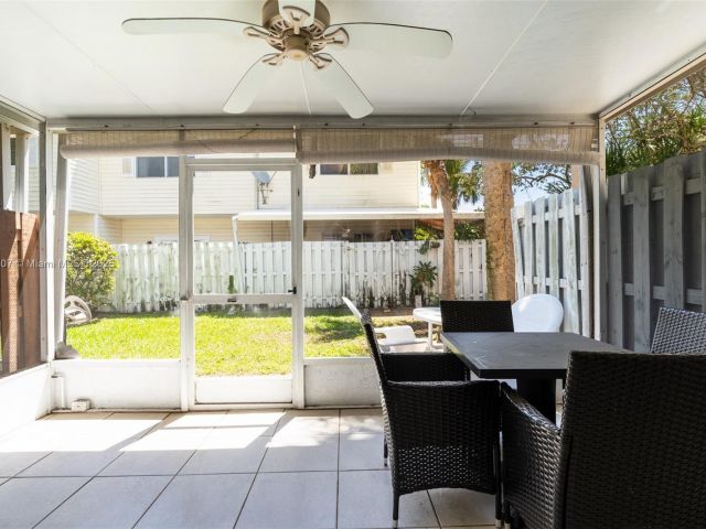 Продажа дома по адресу 2683 NE 15th St - фото 6033643