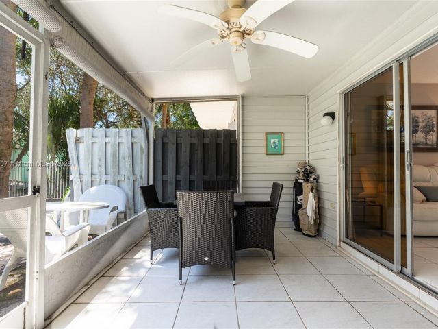 Продажа дома по адресу 2683 NE 15th St - фото 6033644