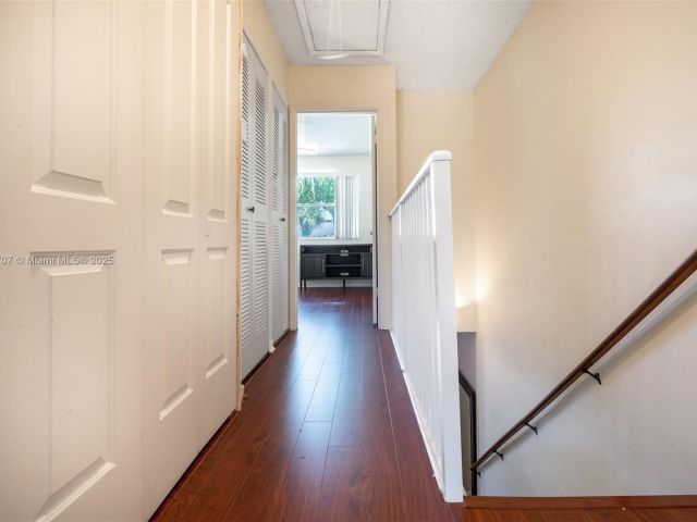 Продажа дома по адресу 2683 NE 15th St - фото 6033648