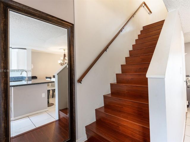 Продажа дома по адресу 2683 NE 15th St - фото 6033652