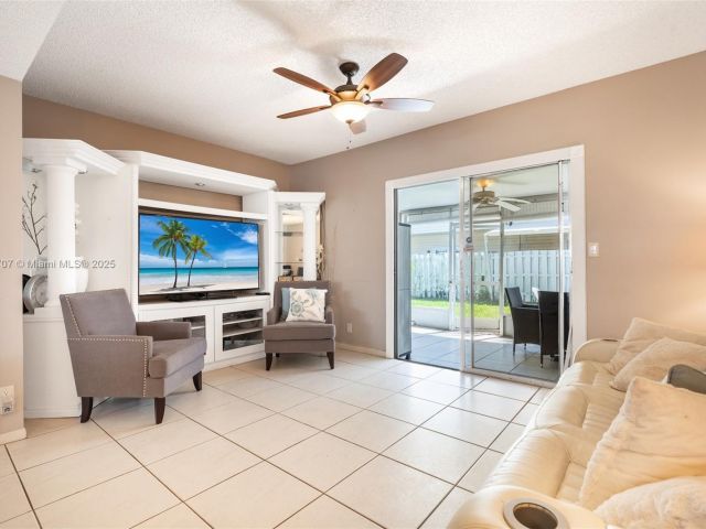 Продажа дома по адресу 2683 NE 15th St - фото 6033655