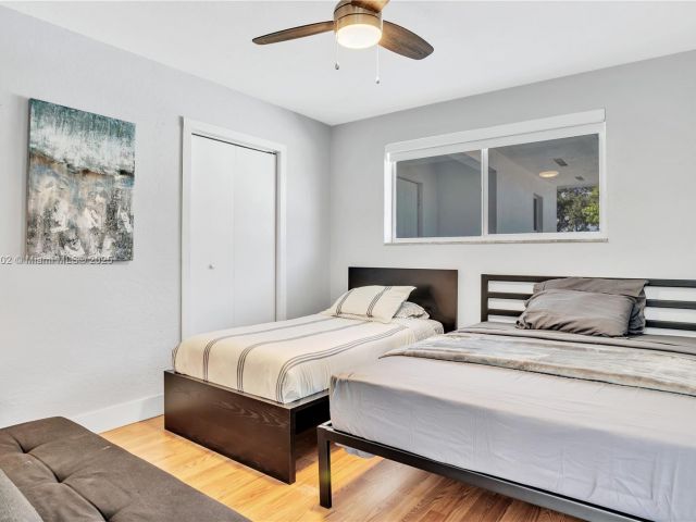 Дом в аренду по адресу 2828 Cleveland St - фото 6033580