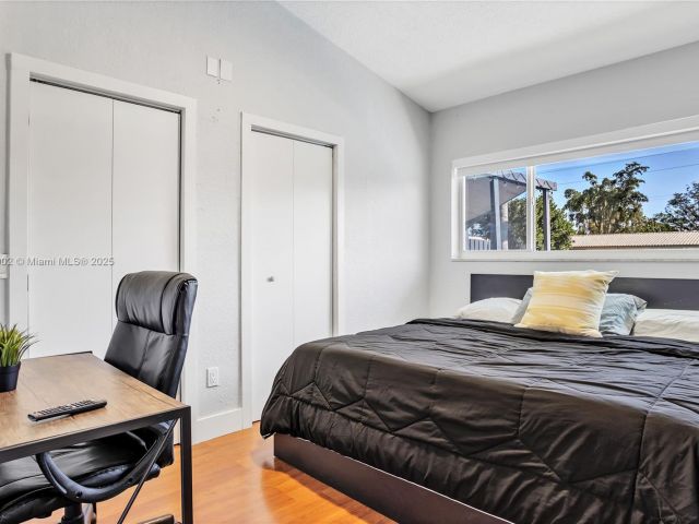 Дом в аренду по адресу 2828 Cleveland St - фото 6033581