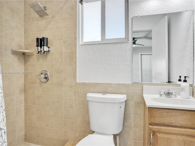 Дом в аренду по адресу 2828 Cleveland St - фото 6033582