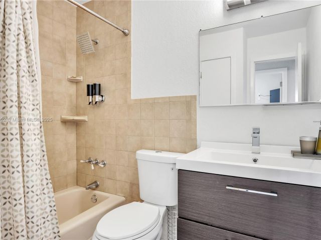 Дом в аренду по адресу 2828 Cleveland St - фото 6033584