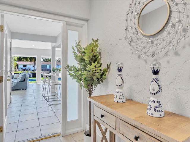 Дом в аренду по адресу 2828 Cleveland St - фото 6033593