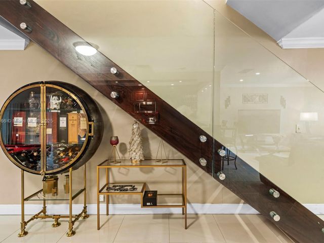 Продажа дома по адресу 3553 NE 171st St P - фото 6033360