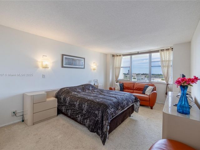 Продажа квартиры #718 - фото 6037044