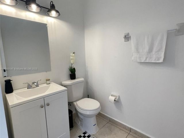 Дом в аренду по адресу 1636 SE 30th St 1636 - фото 6037216