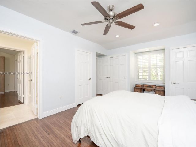 Дом в аренду по адресу 2855 SW 17th Ave - фото 6040053