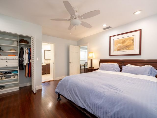 Дом в аренду по адресу 2855 SW 17th Ave - фото 6040059