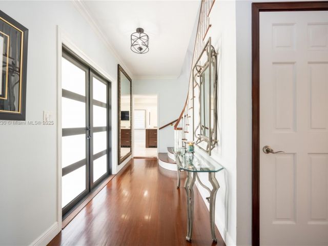 Дом в аренду по адресу 2855 SW 17th Ave - фото 6040064