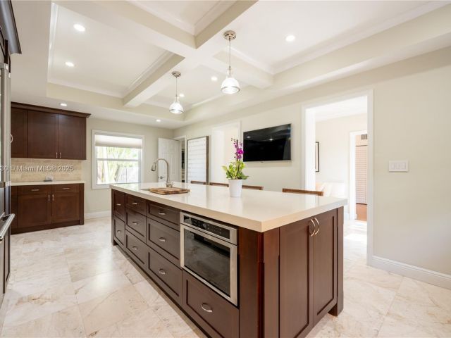 Дом в аренду по адресу 2855 SW 17th Ave - фото 6040070