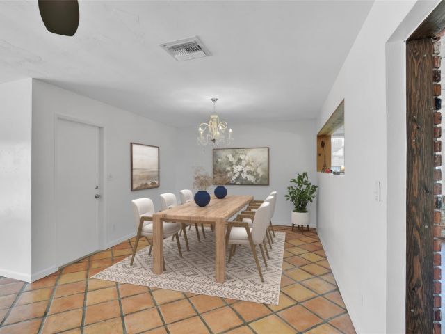 Продажа дома по адресу 341 SE 8th St - фото 6043697