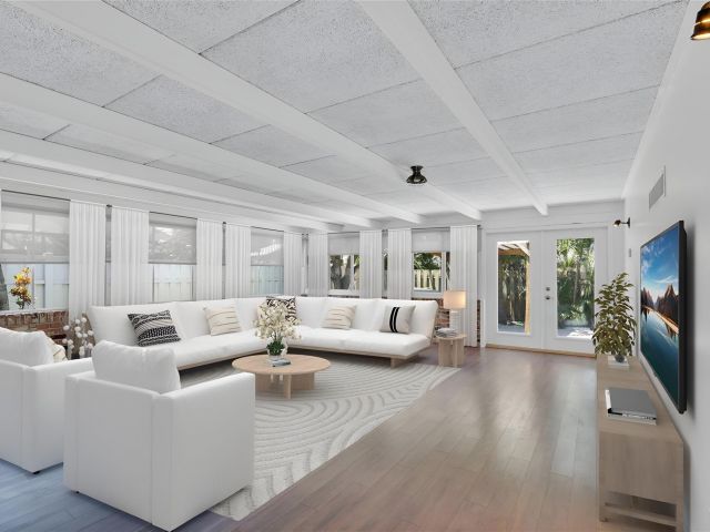 Продажа дома по адресу 341 SE 8th St - фото 6043704