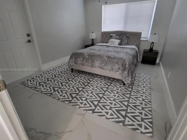 Дом в аренду по адресу 900 SW 31st - фото 6037842