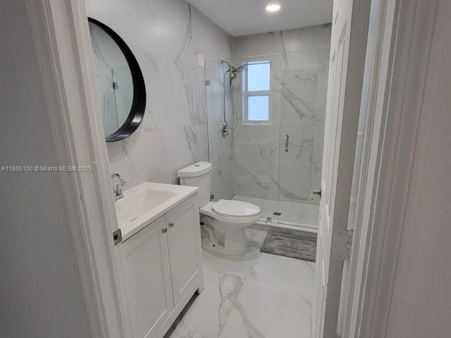 Дом в аренду по адресу 900 SW 31st - фото 6037845