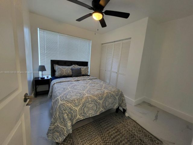 Дом в аренду по адресу 900 SW 31st - фото 6037846