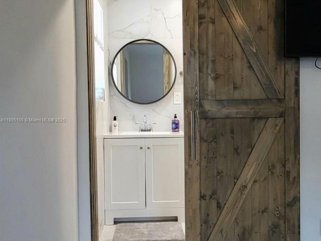 Дом в аренду по адресу 900 SW 31st - фото 6037847