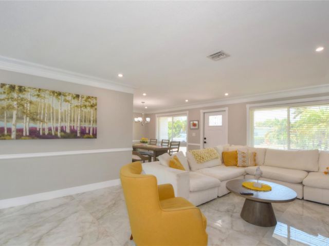 Дом в аренду по адресу 2228 SE 10th St - фото 6038733