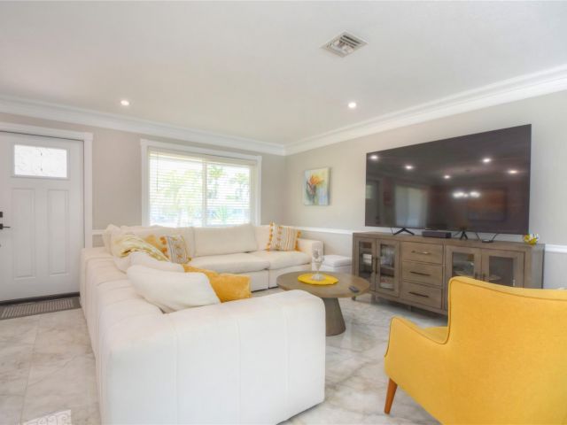 Дом в аренду по адресу 2228 SE 10th St - фото 6038735