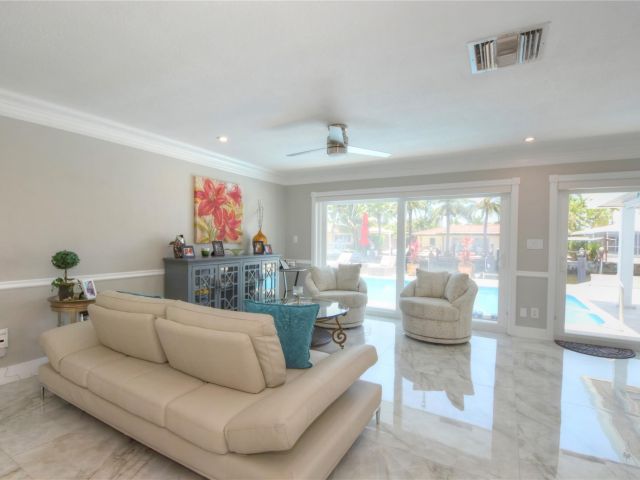 Дом в аренду по адресу 2228 SE 10th St - фото 6038736