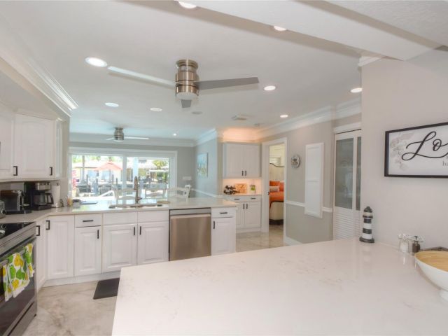 Дом в аренду по адресу 2228 SE 10th St - фото 6038741