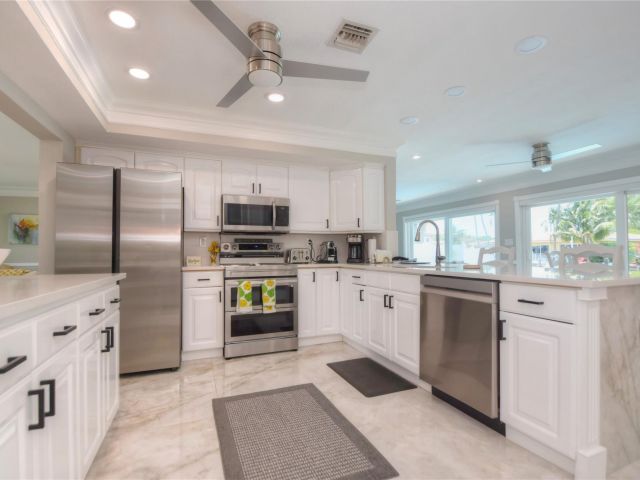 Дом в аренду по адресу 2228 SE 10th St - фото 6038742