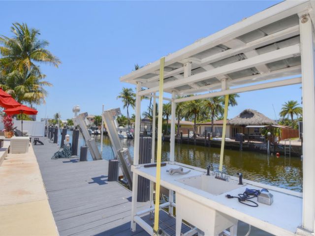 Дом в аренду по адресу 2228 SE 10th St - фото 6038749