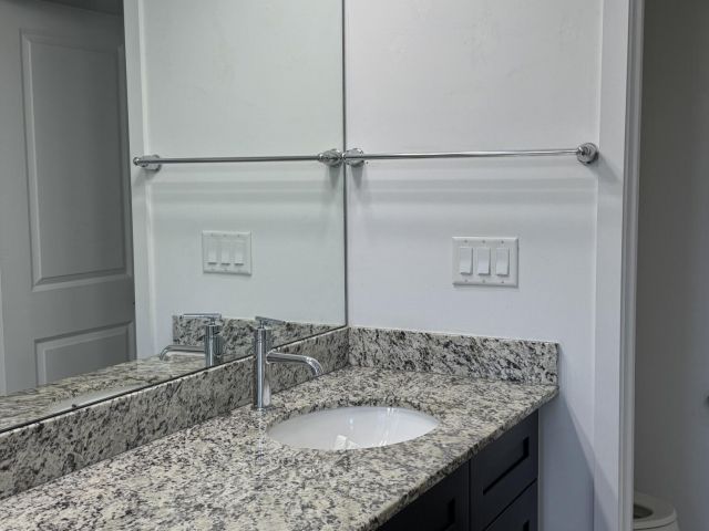 Дом в аренду по адресу 2037 Oysterwood Lane - фото 6795314