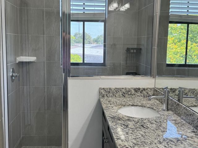 Дом в аренду по адресу 2037 Oysterwood Lane - фото 6795315