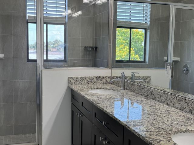 Дом в аренду по адресу 2037 Oysterwood Lane - фото 6795316