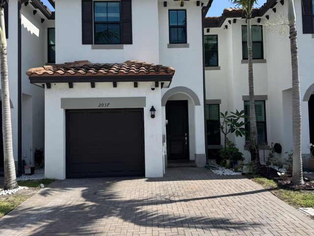 Дом в аренду по адресу 2037 Oysterwood Lane - фото 6795326