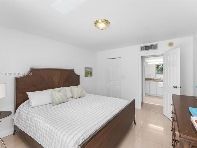 Продажа квартиры #411 - фото 6040512