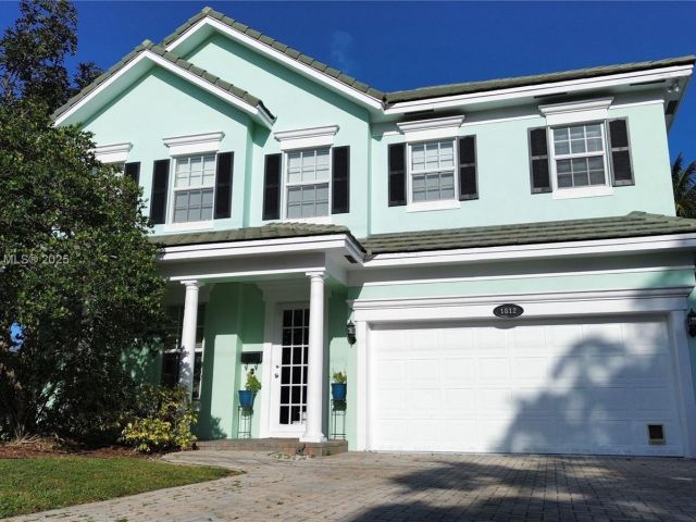 Продажа дома по адресу 1812 SW 10th Ave - фото 6038983