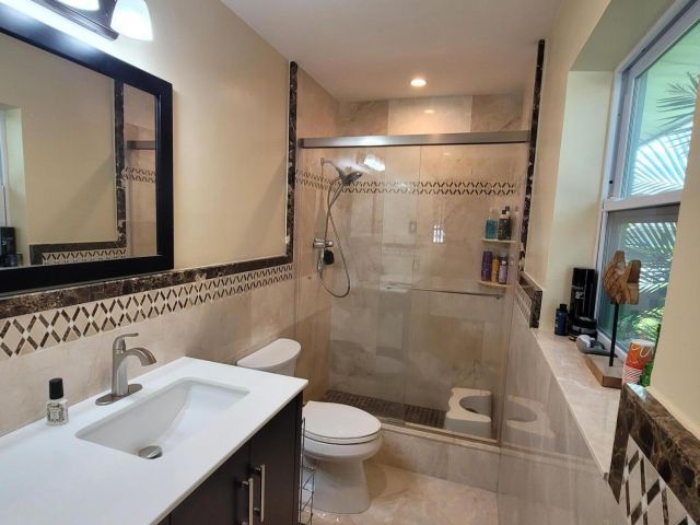 Продажа дома по адресу 370 SE 14th Ave Avenue - фото 6040671