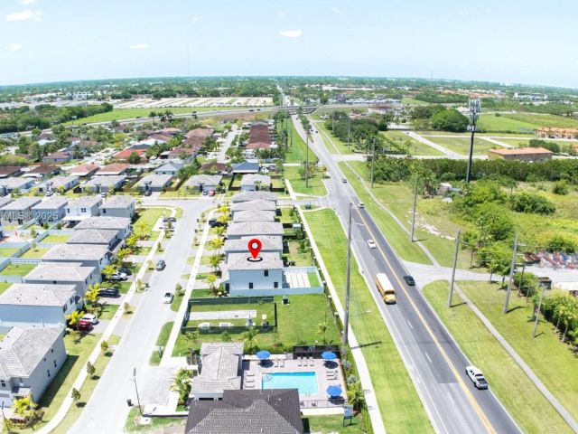 Продажа дома по адресу 715 SE 17th Ave - фото 6046384